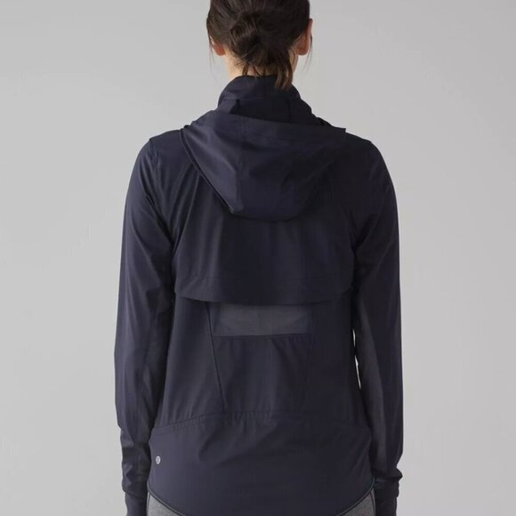 Lululemon Kicking Asphalt Jacket Black Mesh Inserts Hoodie Pockets High Low Sz 4 - Picture 2 of 12